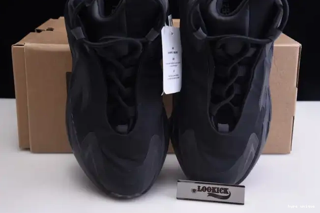 hype 700 FV4440 Black MNVN Adidas Triple Yeezy Boost 0602